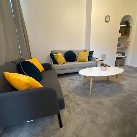 Tooting Lodge London - Cosy 2 Bedroom House With Garden, 5 Mins Walk To Tube Station מראה חיצוני תמונה