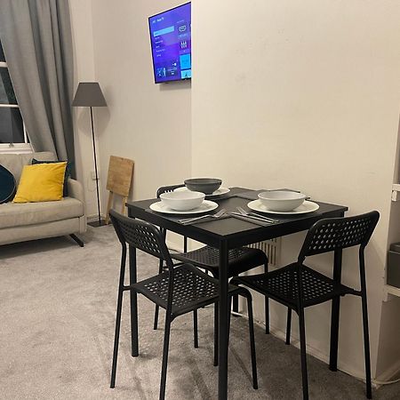 Tooting Lodge London - Cosy 2 Bedroom House With Garden, 5 Mins Walk To Tube Station מראה חיצוני תמונה