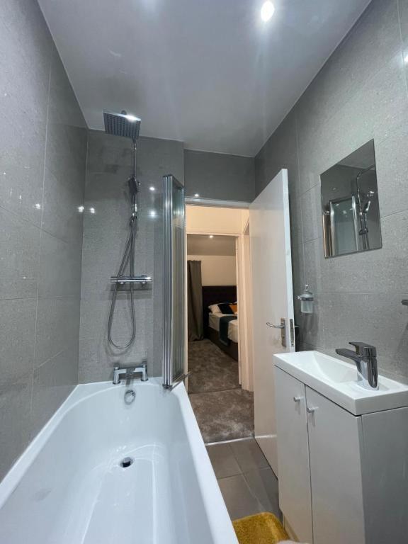 Tooting Lodge London - Cosy 2 Bedroom House With Garden, 5 Mins Walk To Tube Station מראה חיצוני תמונה