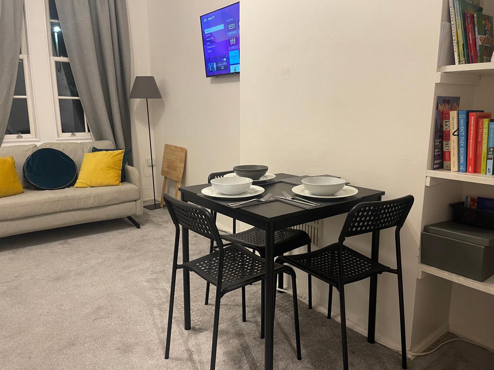 Tooting Lodge London - Cosy 2 Bedroom House With Garden, 5 Mins Walk To Tube Station מראה חיצוני תמונה