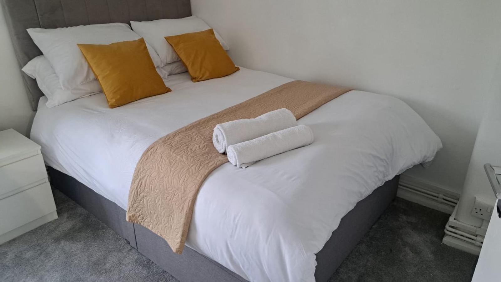Tooting Lodge London - Cosy 2 Bedroom House With Garden, 5 Mins Walk To Tube Station מראה חיצוני תמונה